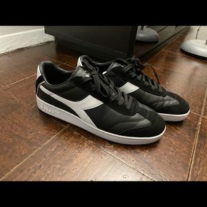 Diadora size 8